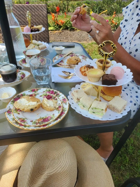 A Perfect Country Lunch & Cow Decoupage Experience